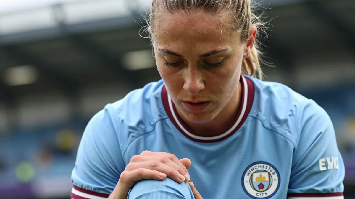 Manchester City Women confirm Vivianne Miedema will miss the start of the WSL season due to a knee injury sustained in...
